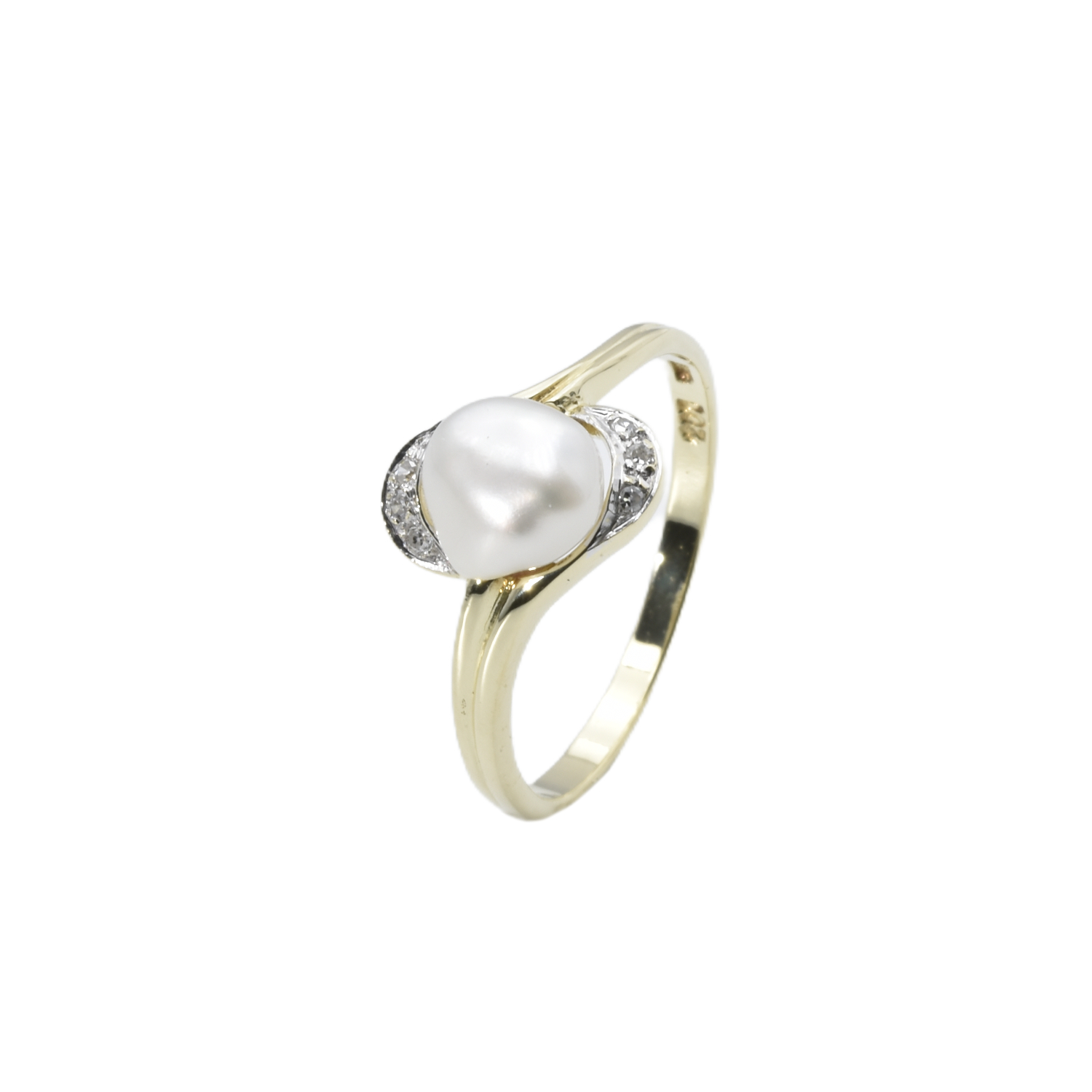 Ring mit Diamanten und Perle