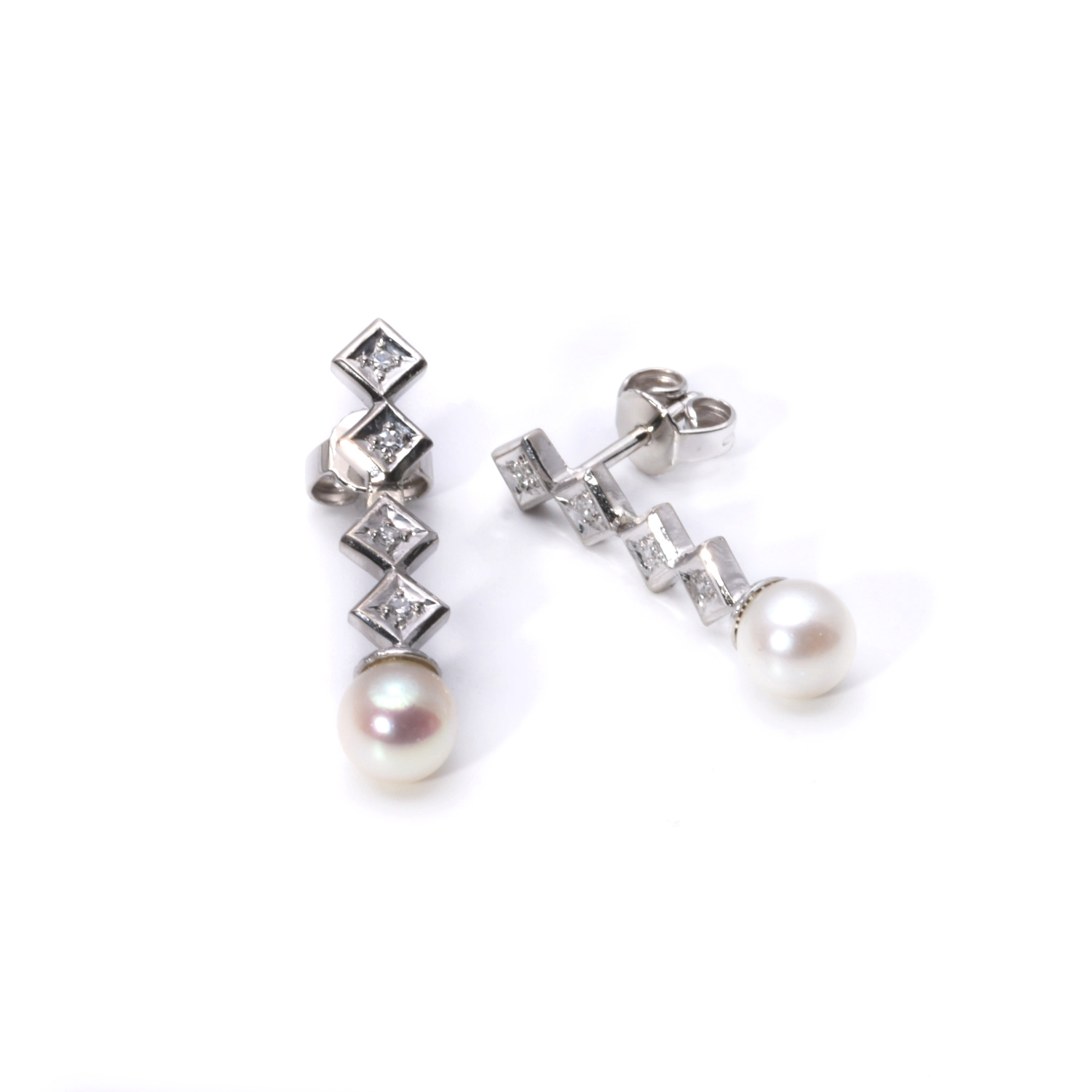 Ohrhänger mit Perle und Diamanten