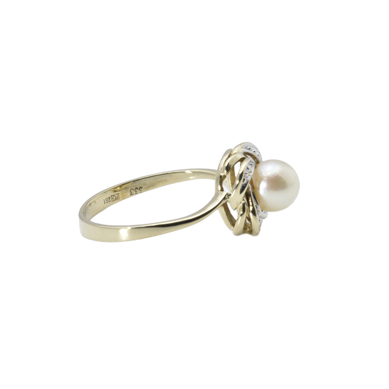 Ring mit Perle