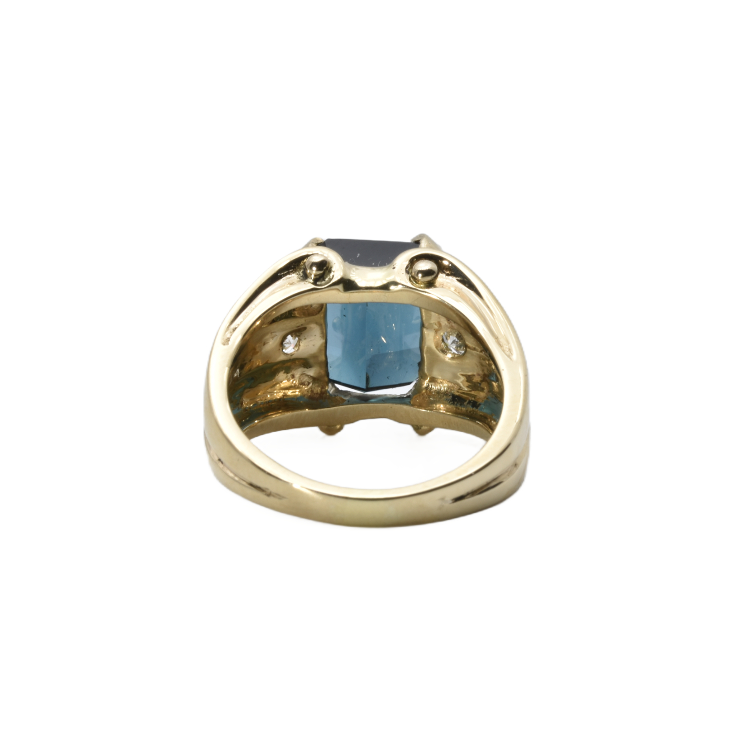 Ring mit blaugrünem Saphir und Brillanten