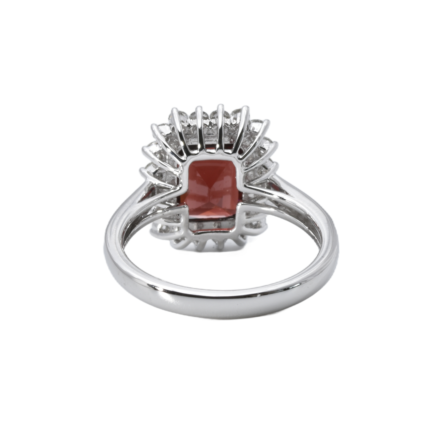 Ring mit Brillanten und Rubin