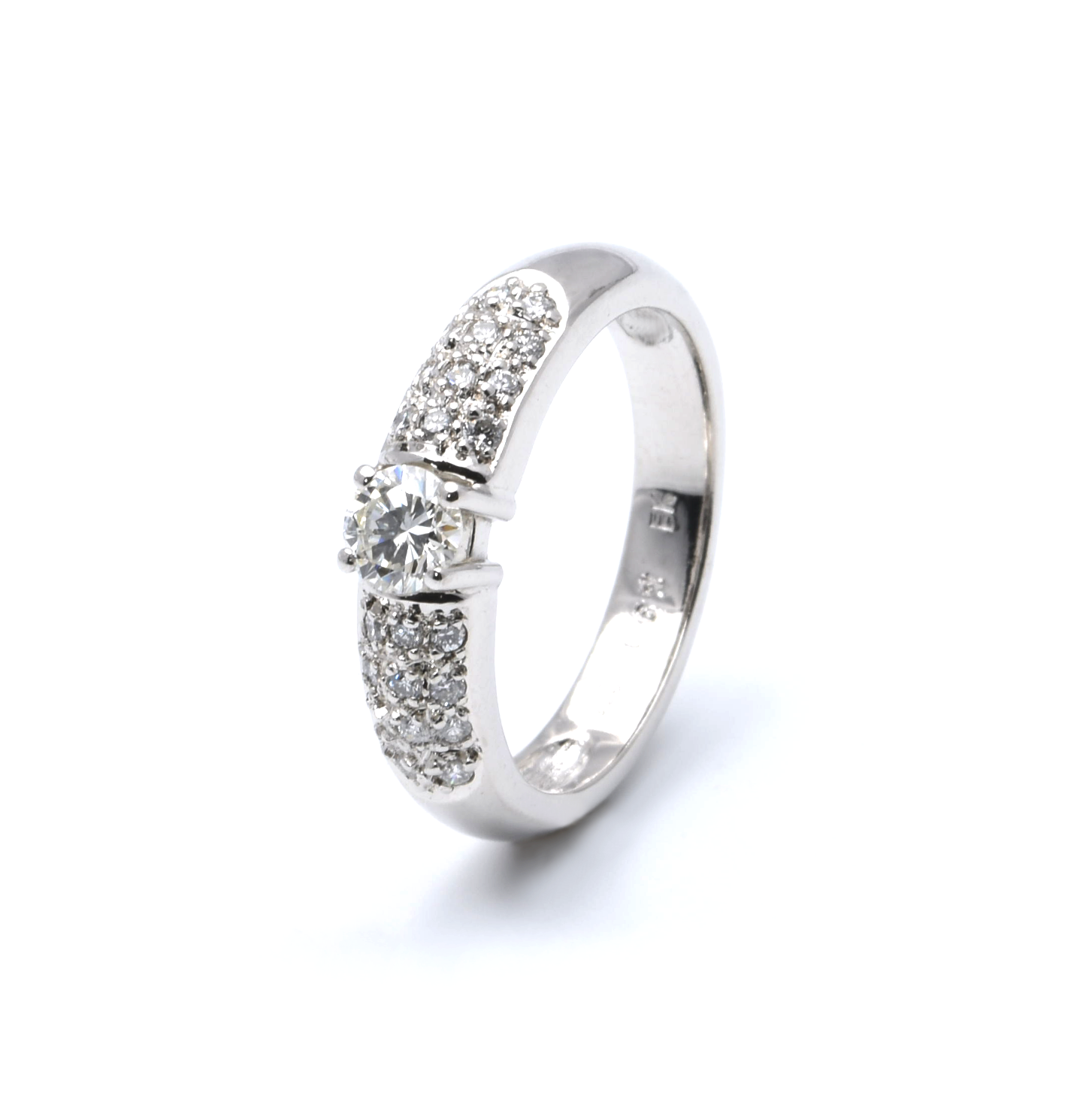 Ring mit Brillanten