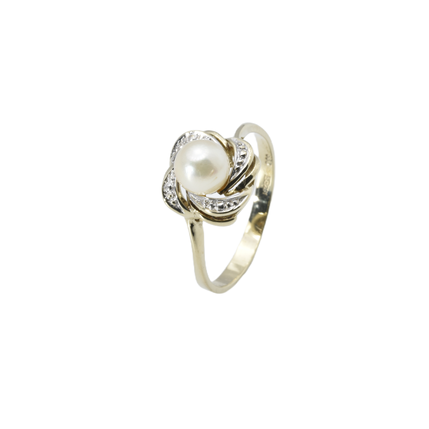 Ring mit Perle