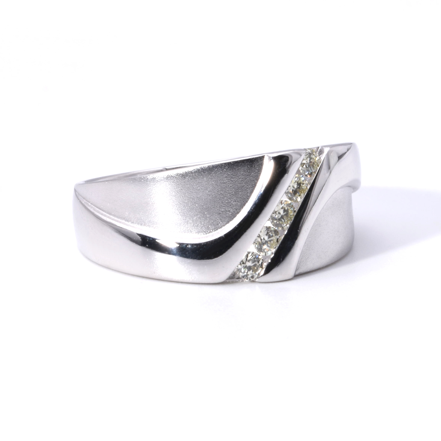Ring mit Brillanten