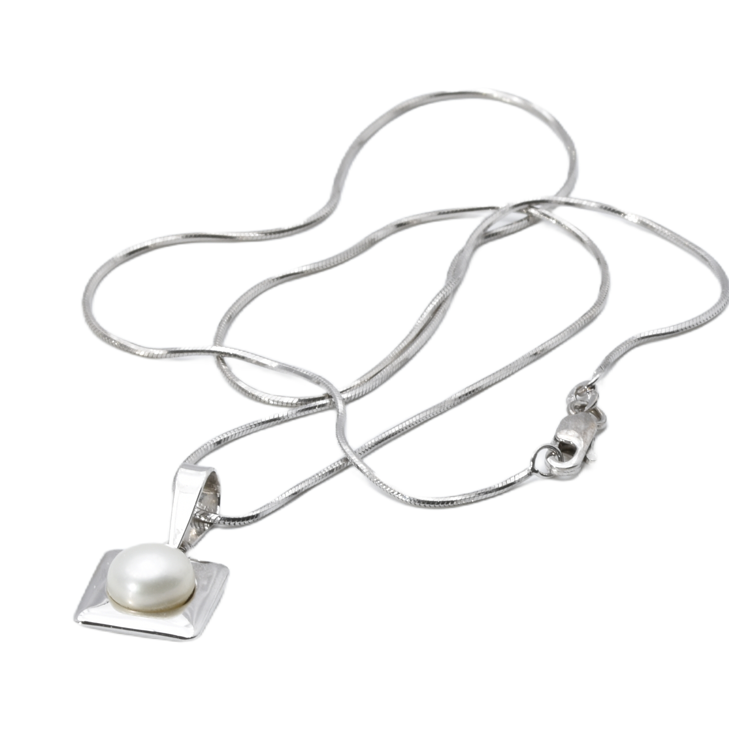 Kette mit Halbperlen-Anhänger