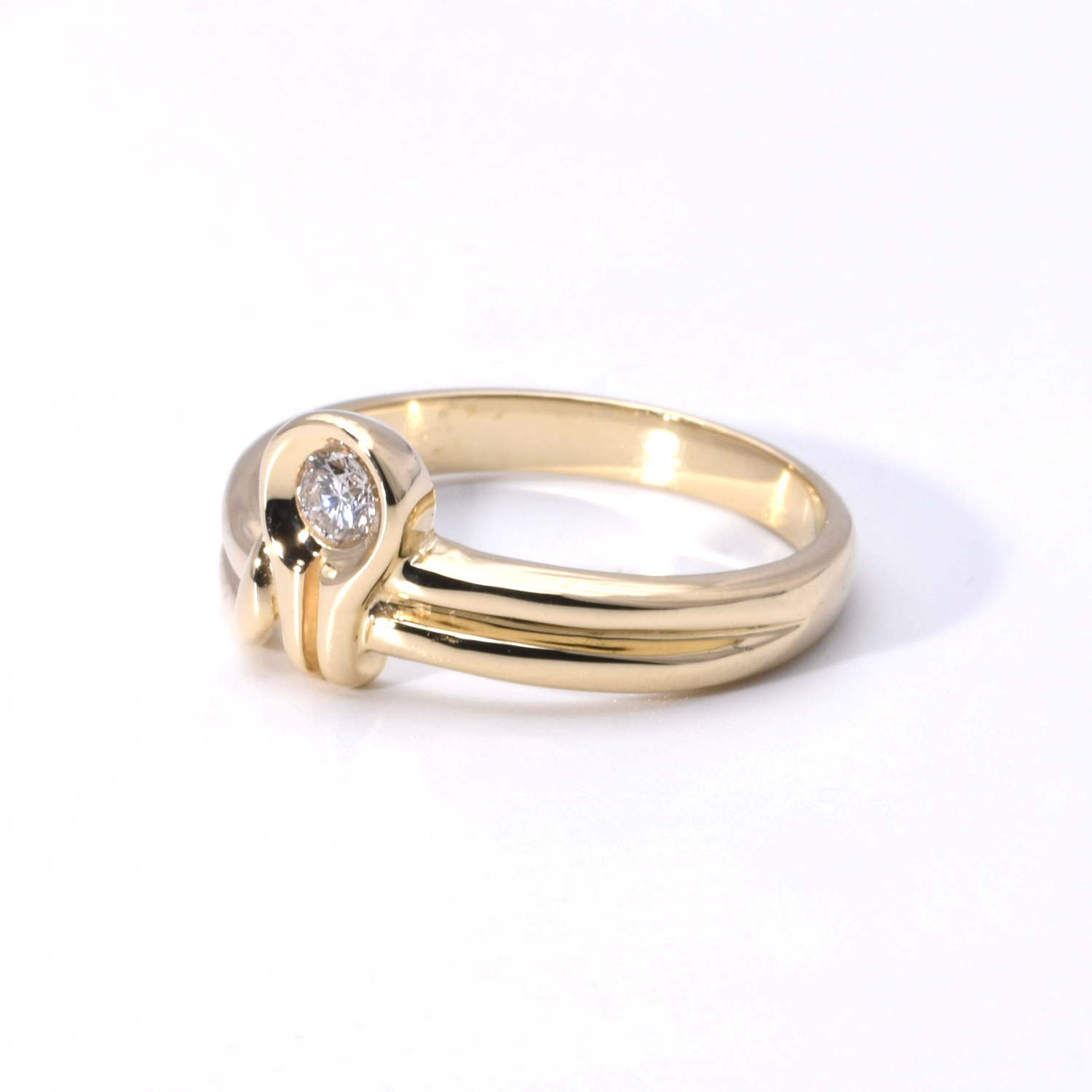 Ring mit Brillant