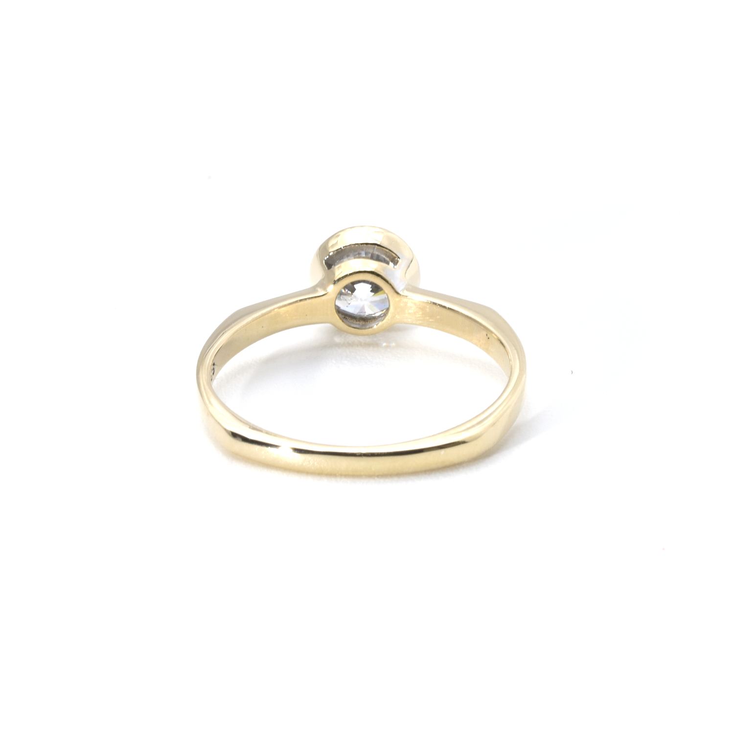 Ring mit Zirkonia