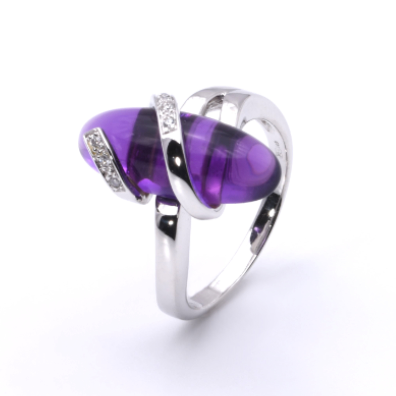 Ring mit Brillanten und Amethyst