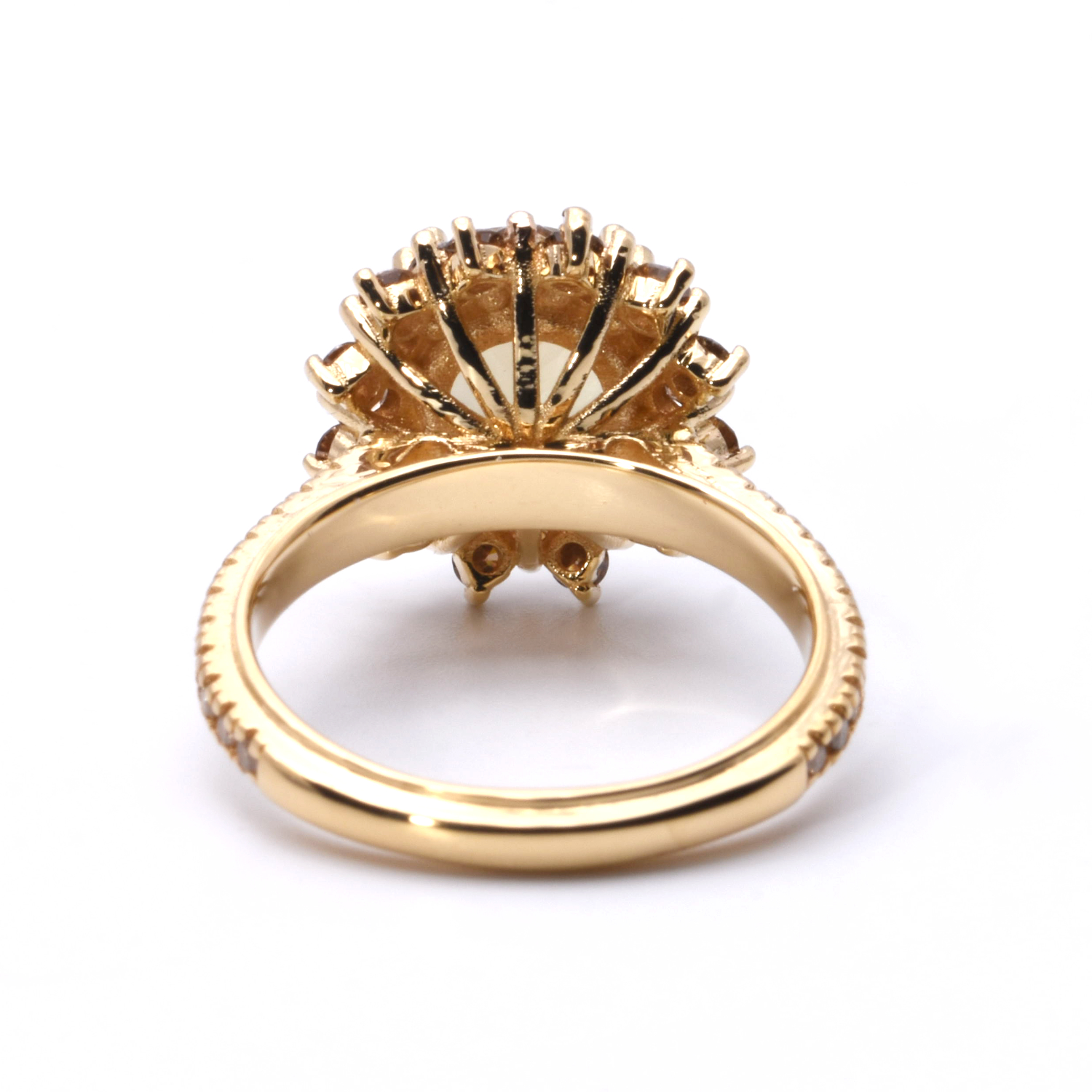 Ring mit Sultanit und farbigen Diamanten
