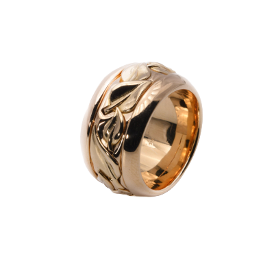 Ring mit Blattmotiv