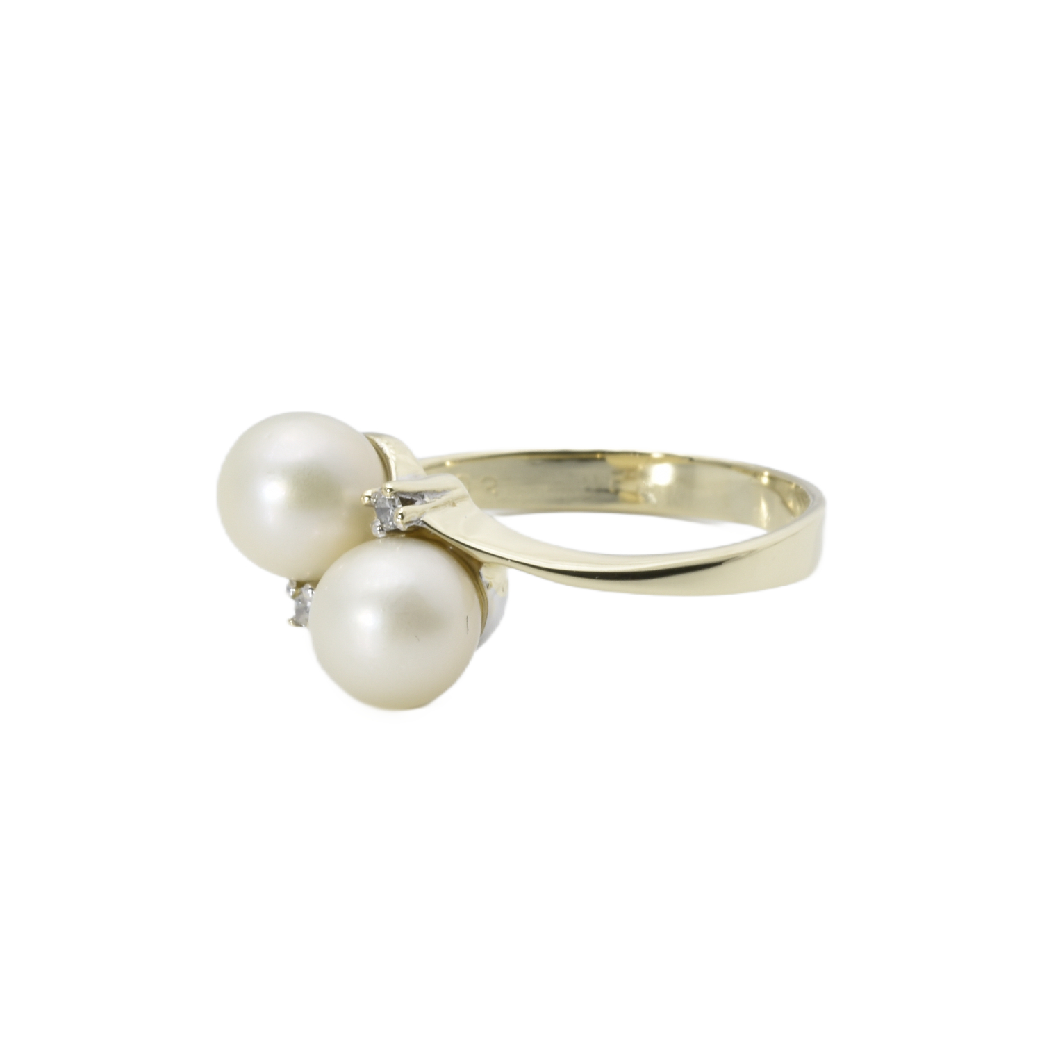Ring mit Perlen und Diamanten