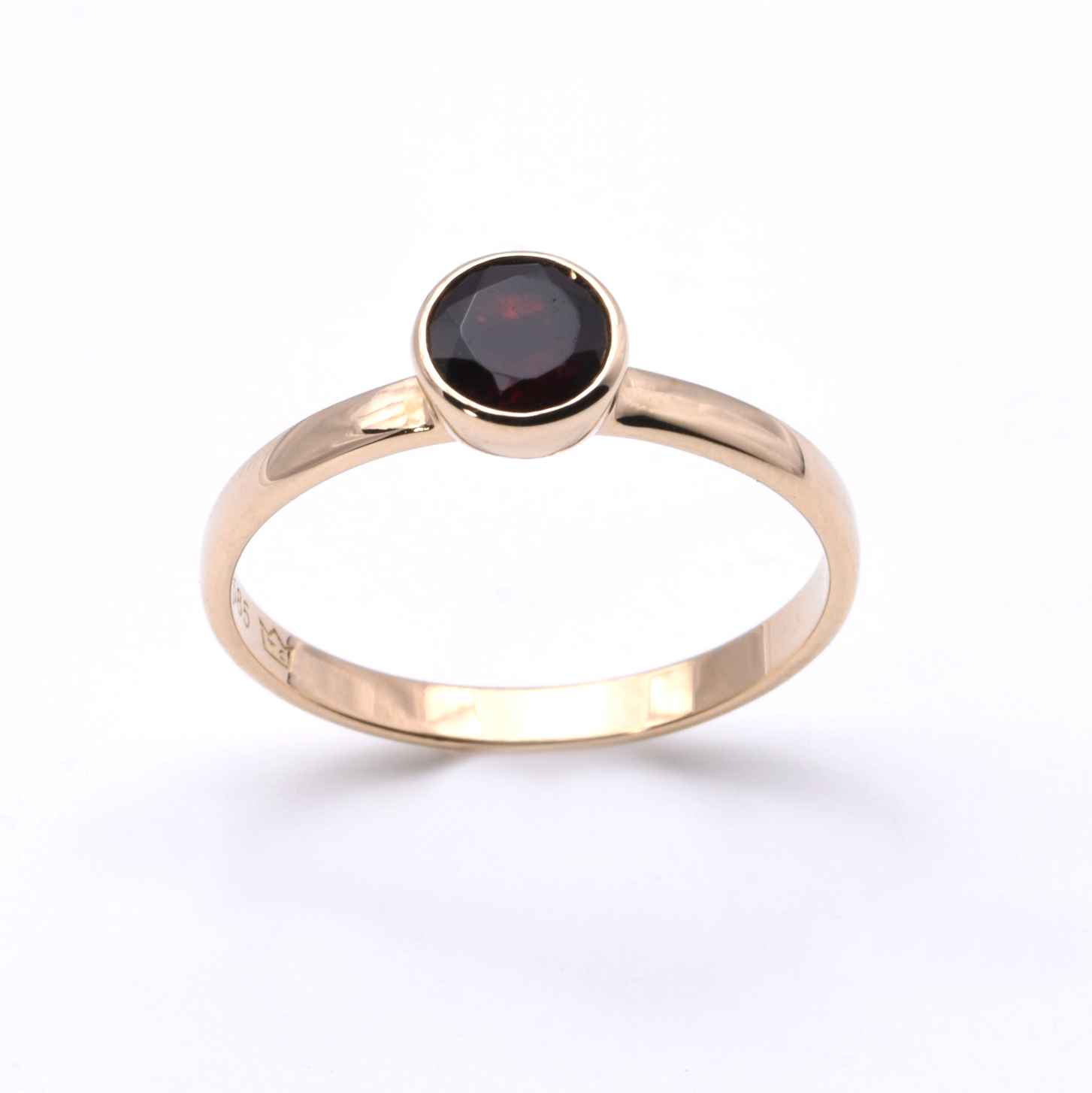 Ring mit Granat