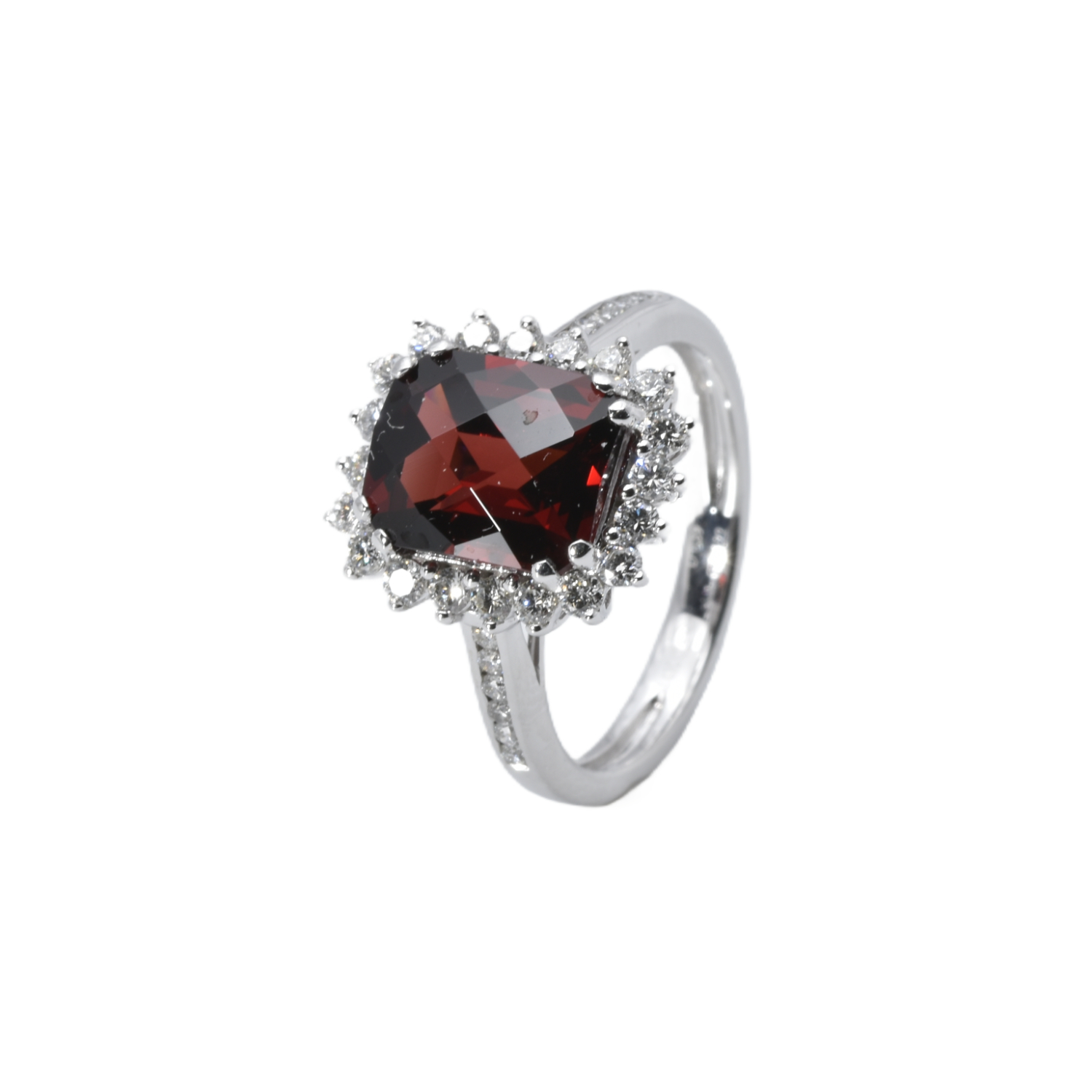 Ring mit Brillanten und Rubin