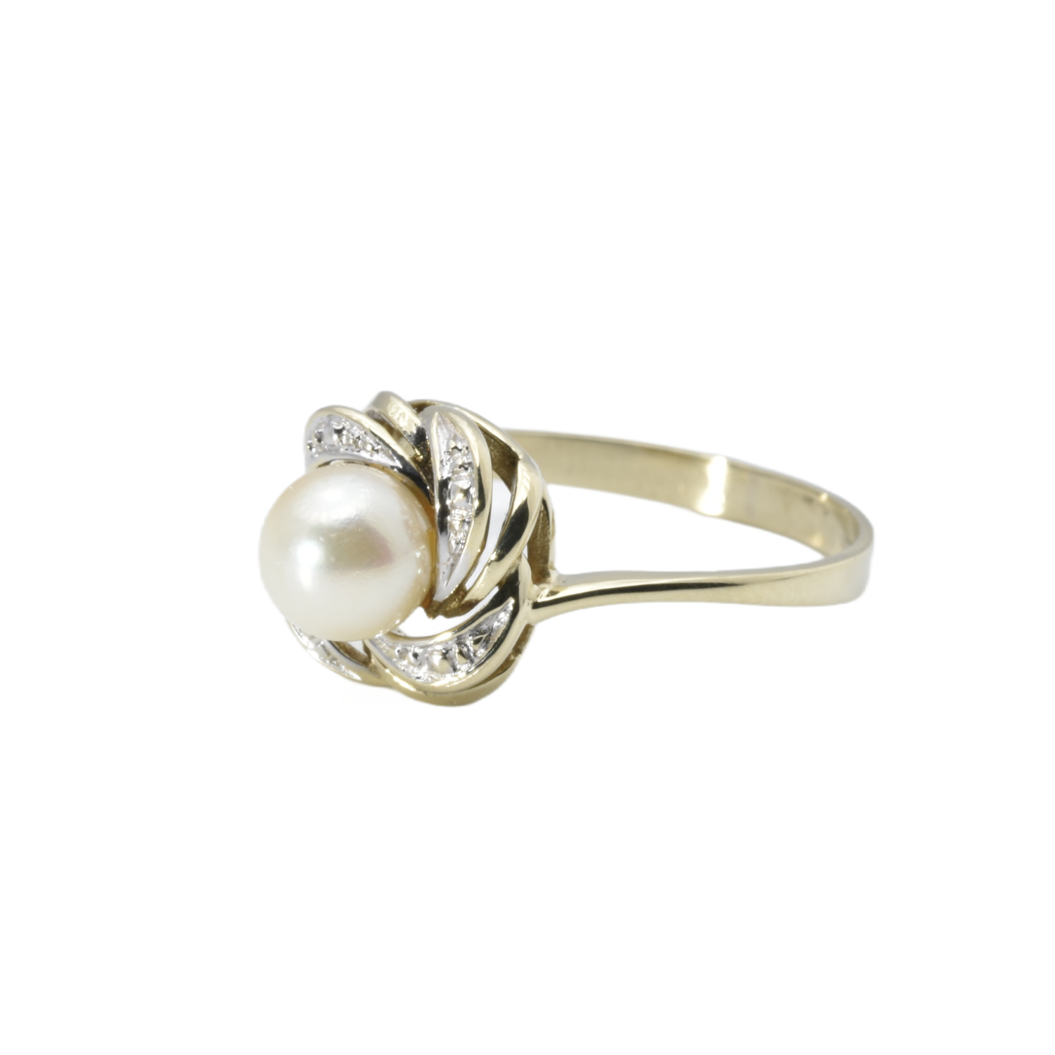 Ring mit Perle