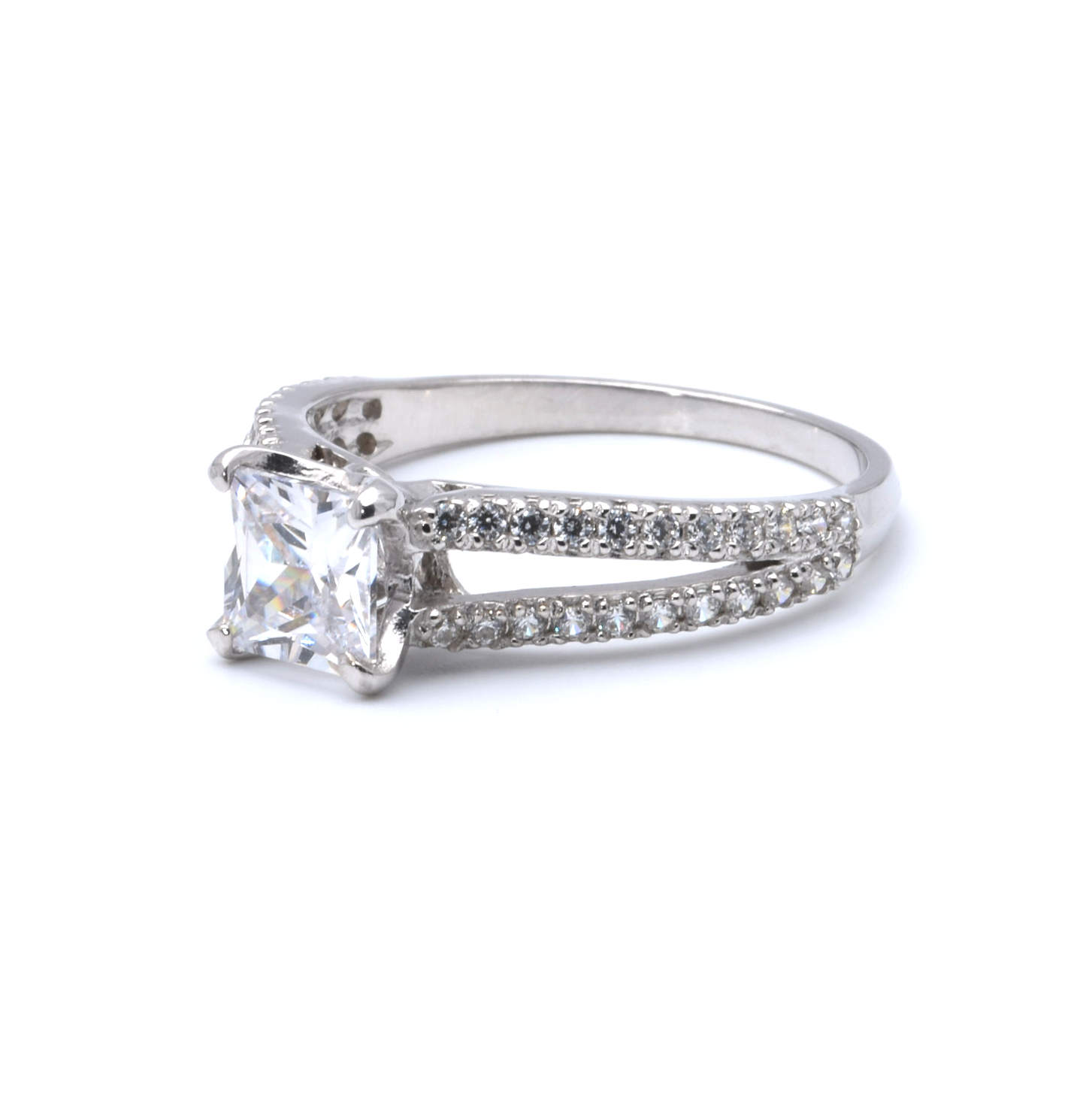 Ring mit Zirkonia