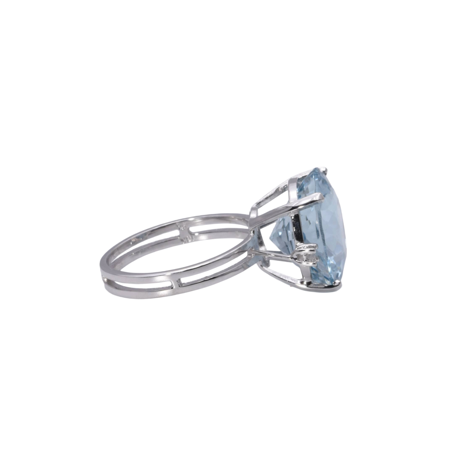 Ring mit Aquamarin und Brillanten