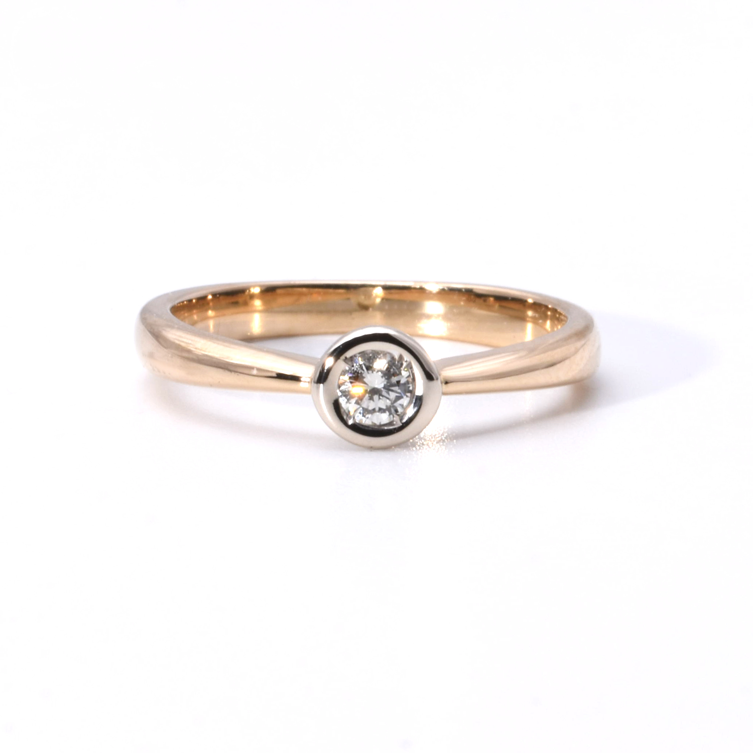 Ring mit Brillant