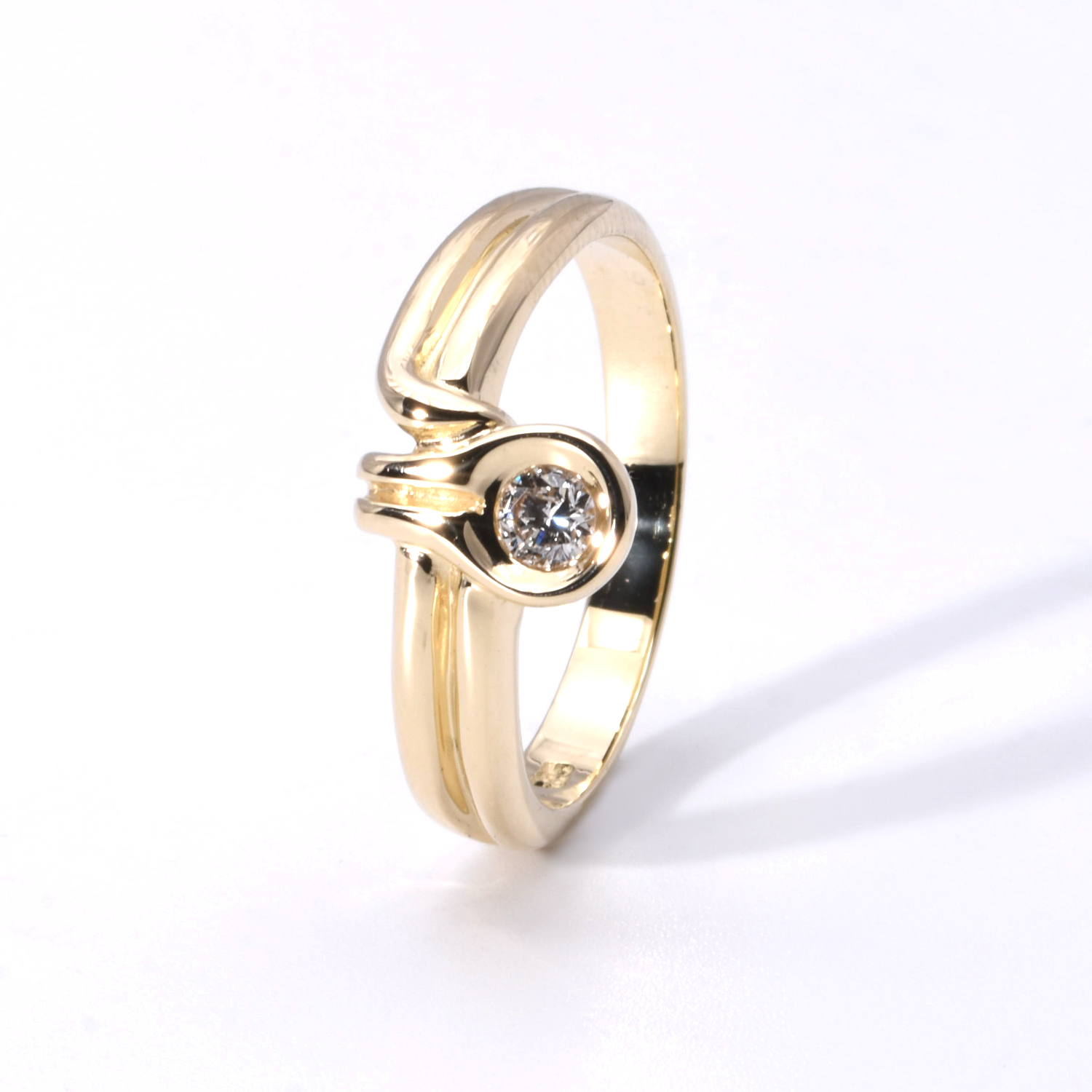 Ring mit Brillant