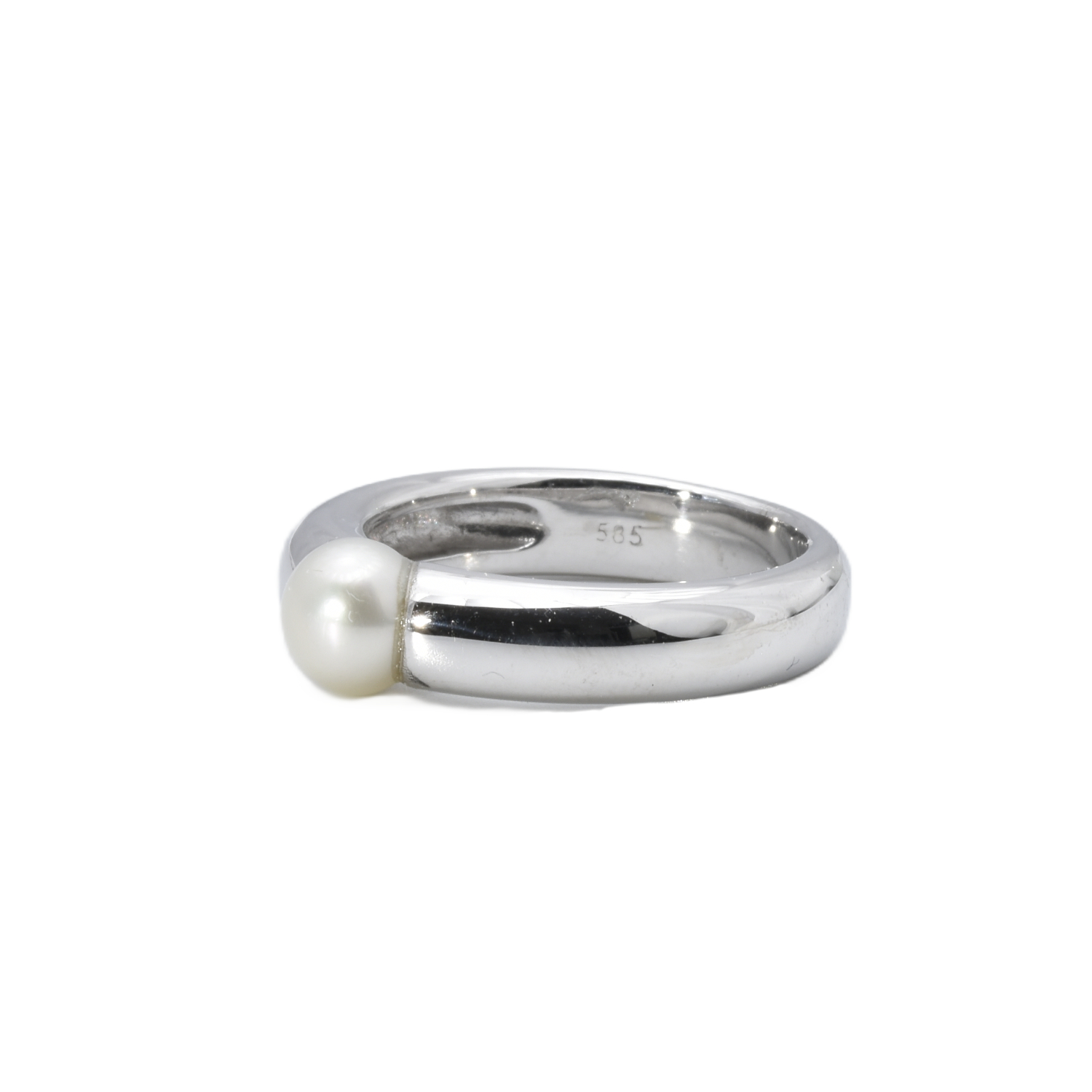 Ring mit Perle