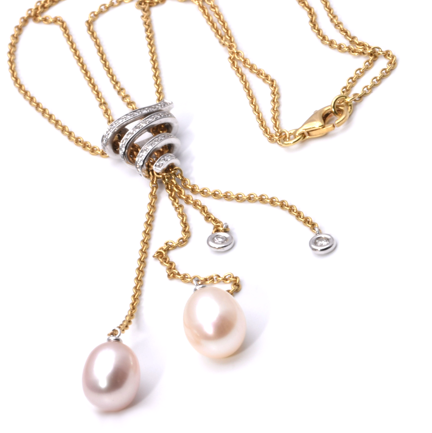 Kette mit Perlen und Brillanten
