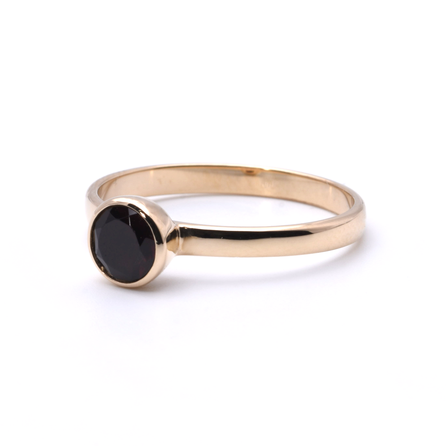 Ring mit Granat