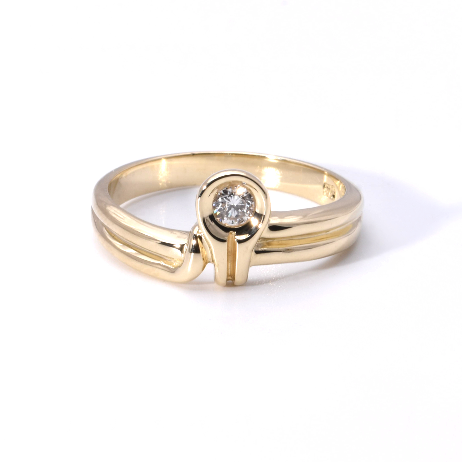 Ring mit Brillant