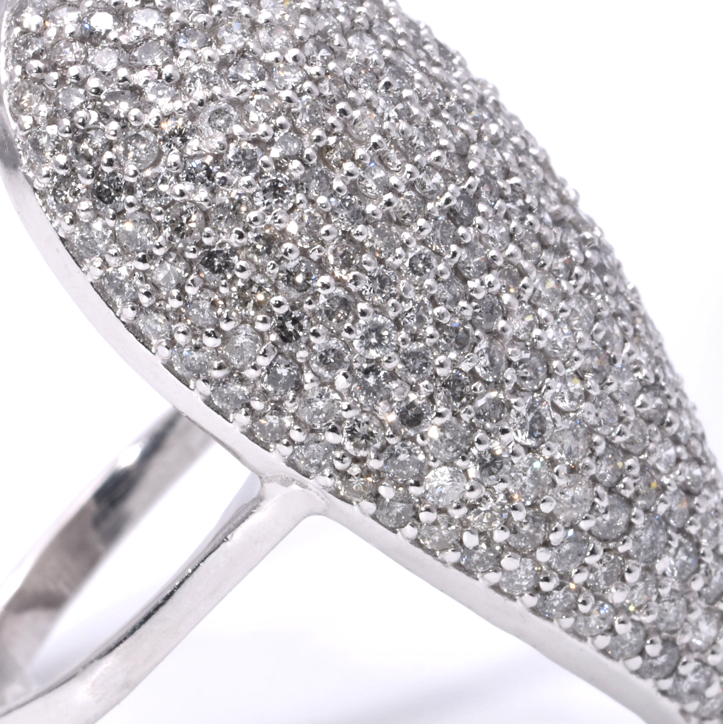 Ring mit 330 Brillanten