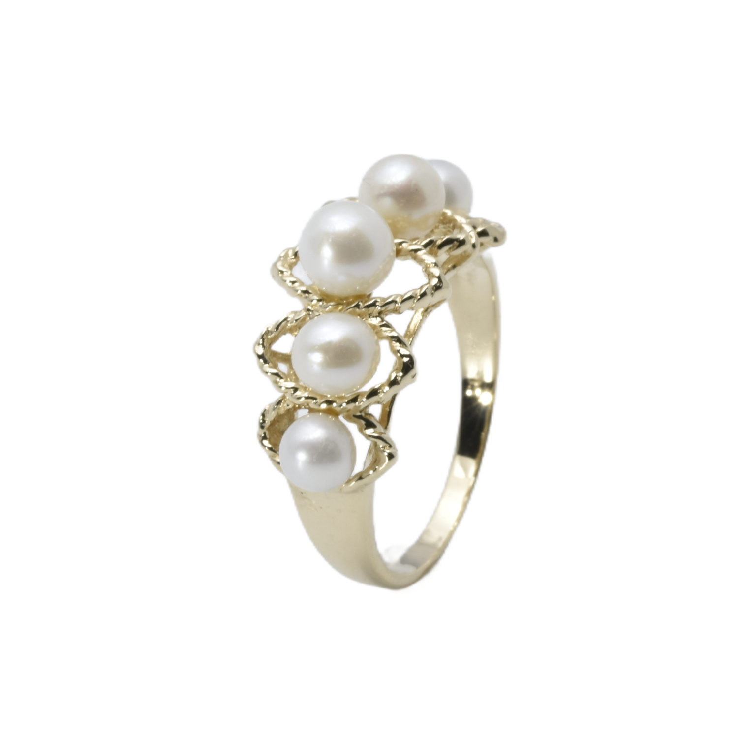 Ring mit Perlen