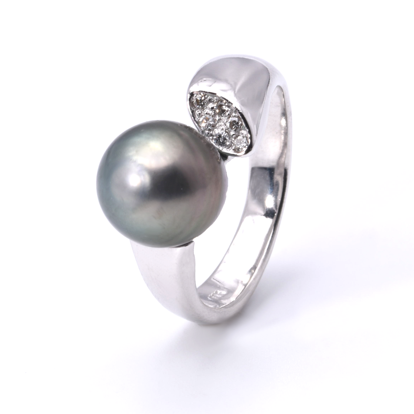 Ring mit Brillanten und Perle