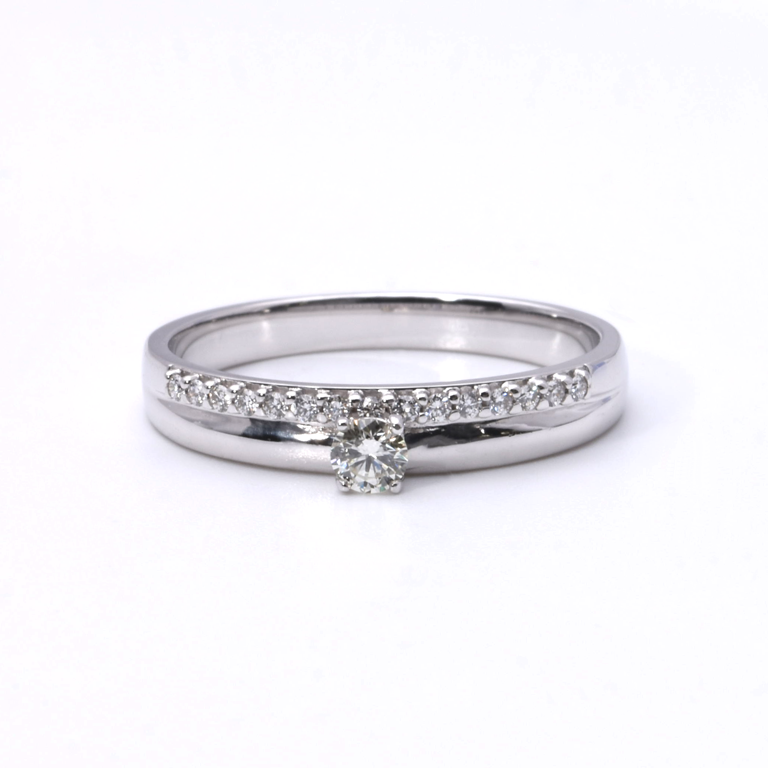 Ring mit Brillanten
