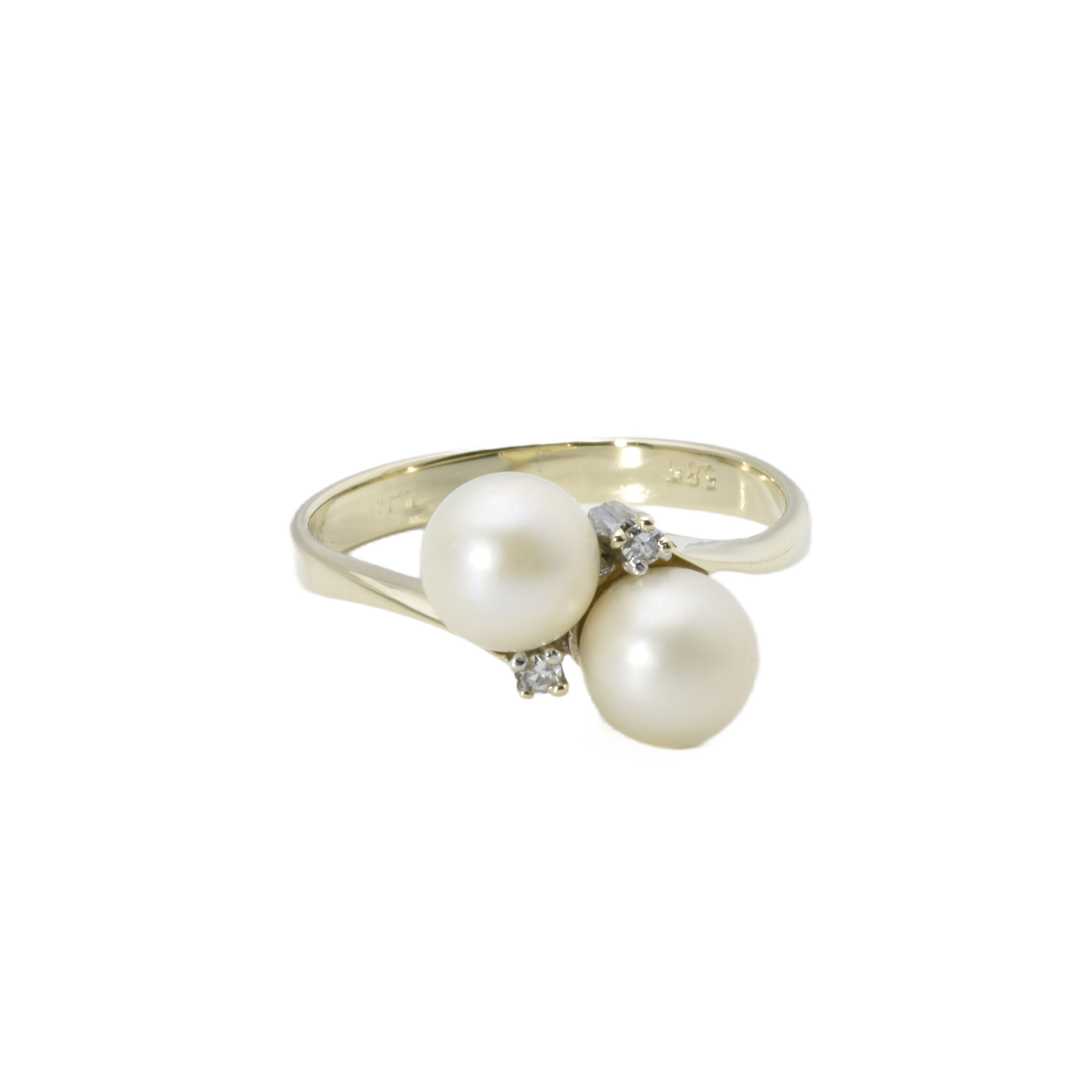 Ring mit Perlen und Diamanten
