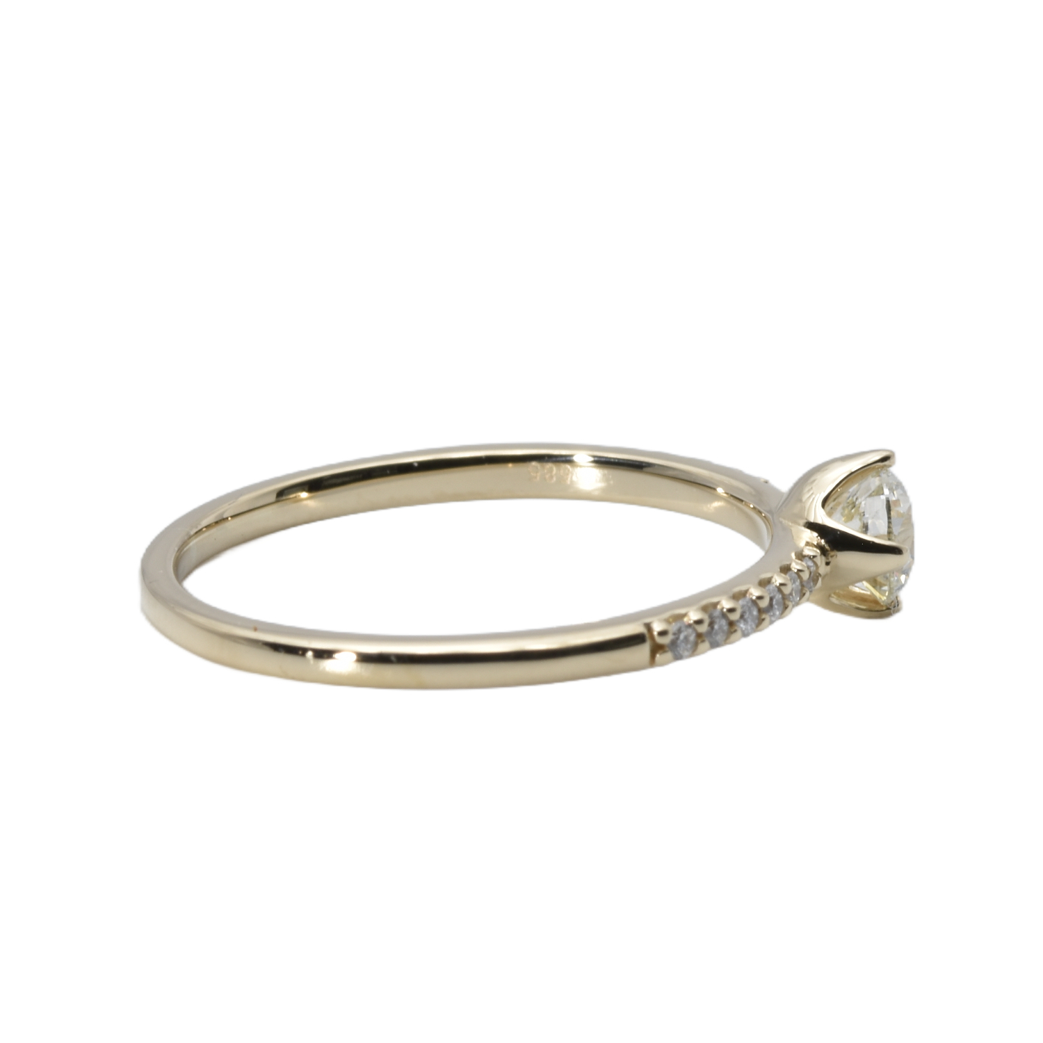 Ring mit Brillanten