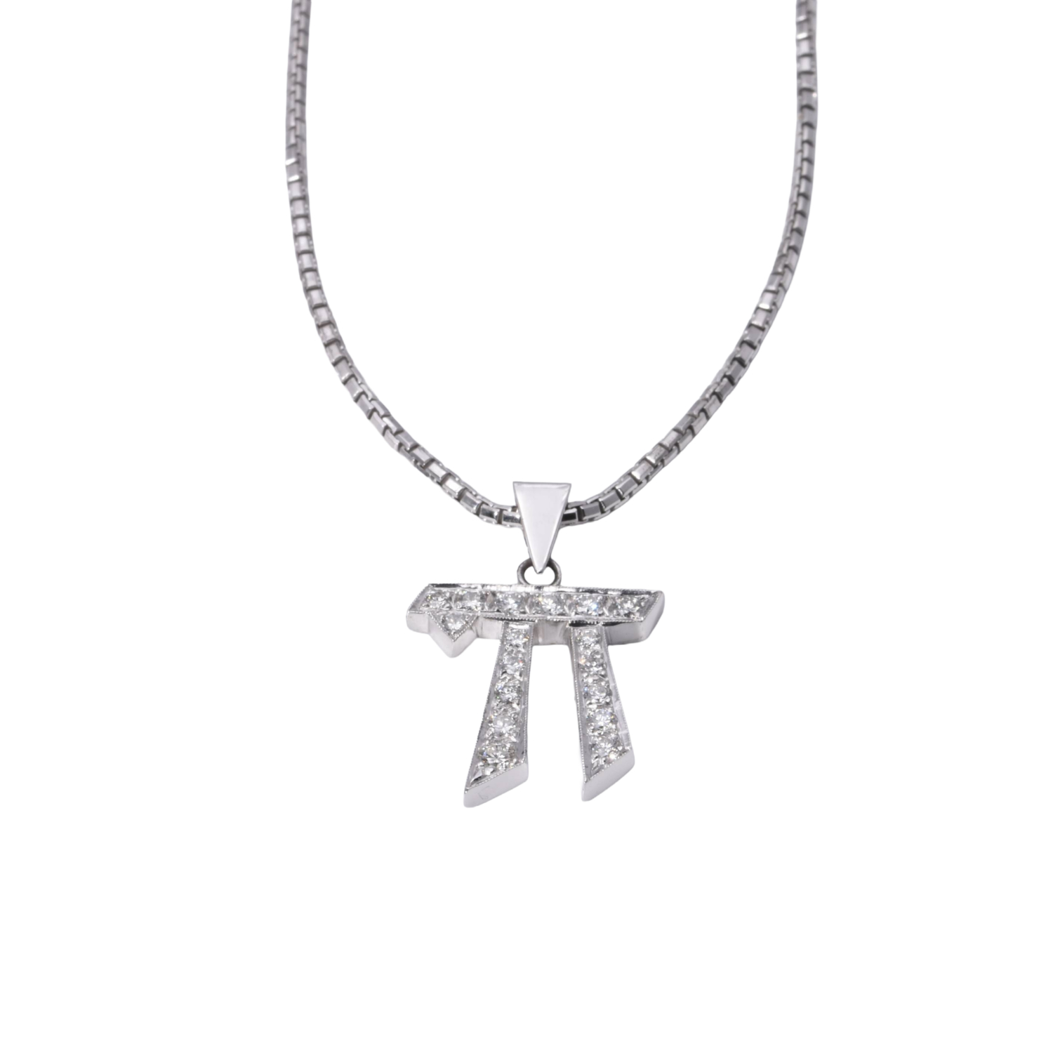 Kette mit Anhänger und Brillanten