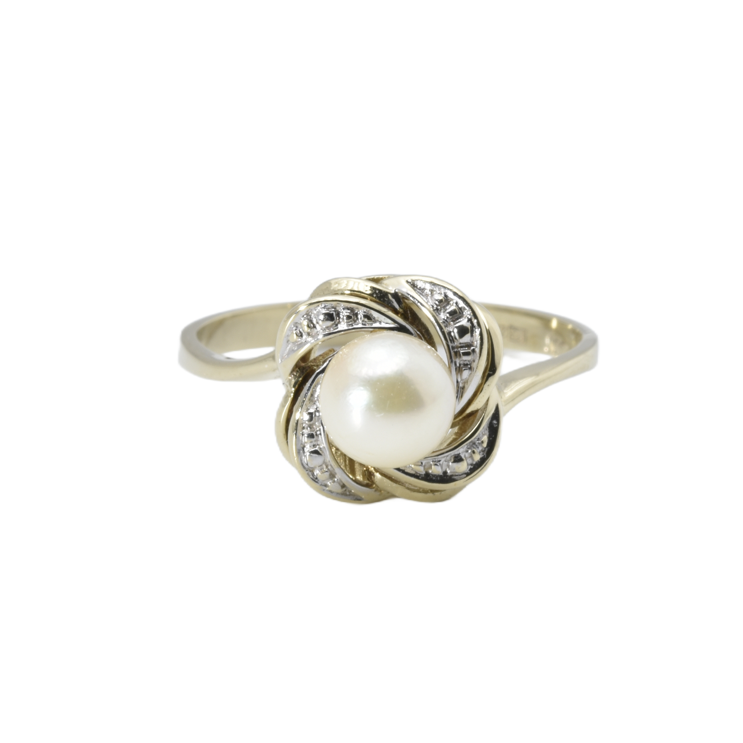 Ring mit Perle